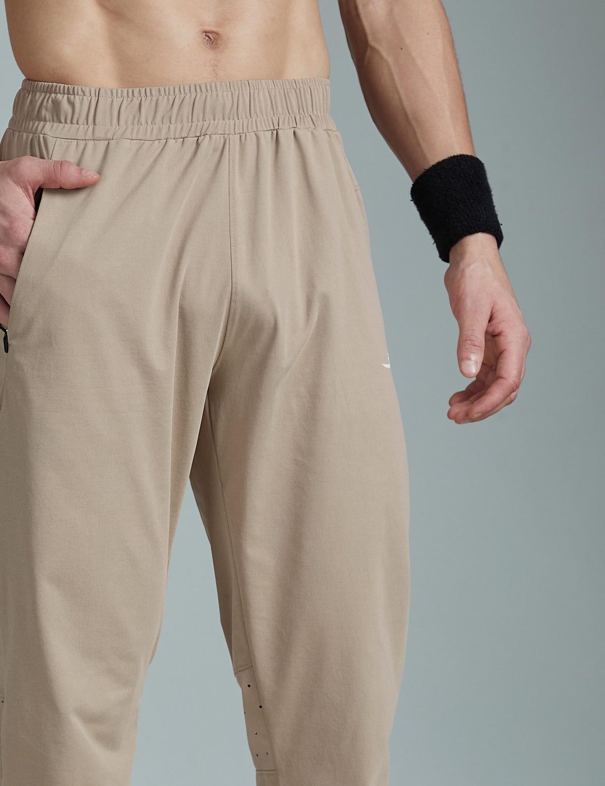 Cloud-Cot Active Track Pant Beige – front