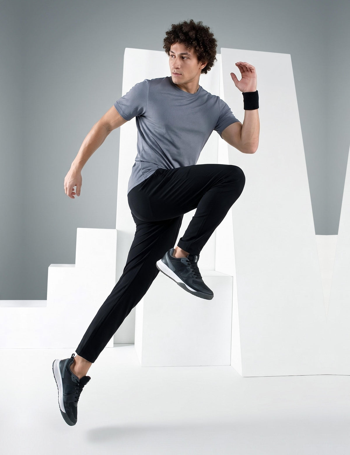 Cloud-Cot Active Track Pant Black – in action